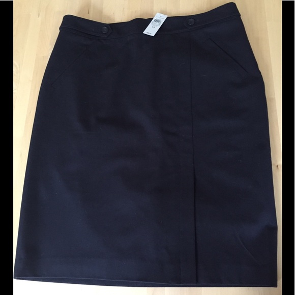 Ann Taylor Dresses & Skirts - Ann Taylor black pencil skirt size 14